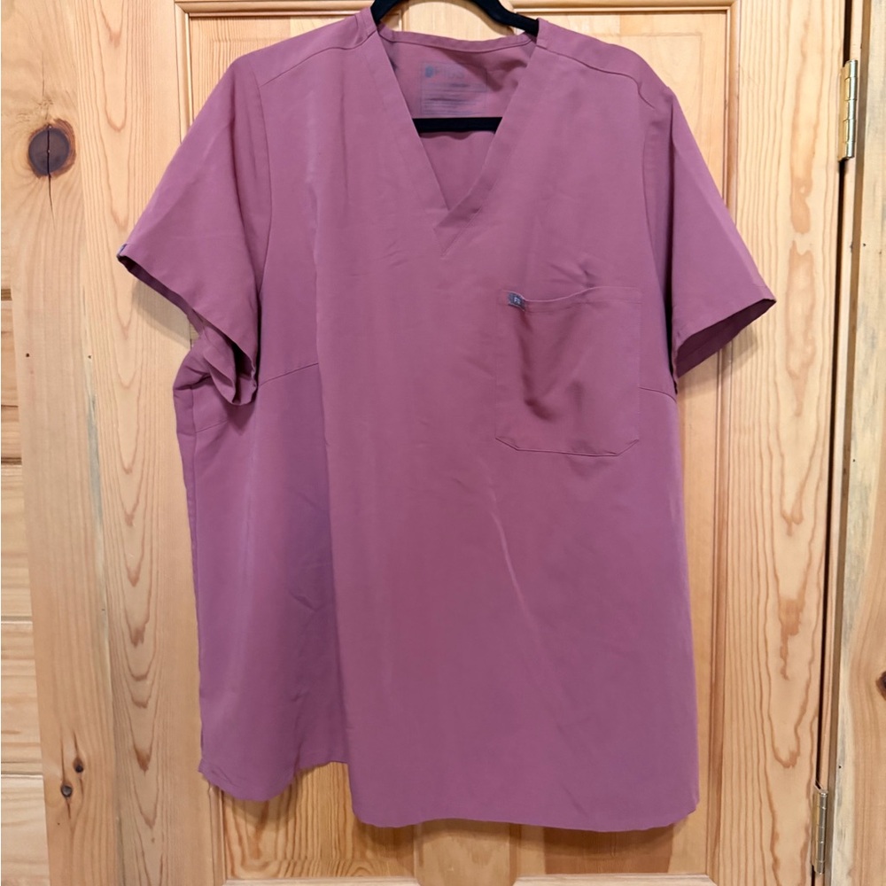 Figs Women's Short Sleeve V-Neck Scrub Top - Dusty Rose
